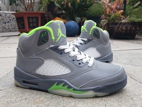 AIR JORDAN 5 RETRO