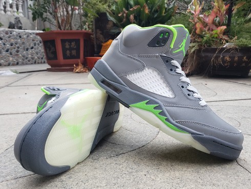 AIR JORDAN 5 RETRO